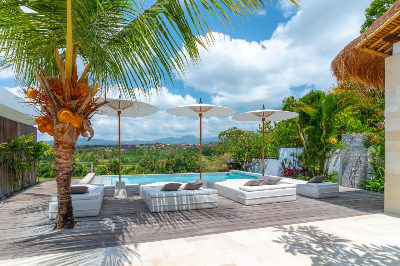 Villa Rasa Senang, With Private Cook And Pool Карангасем Экстерьер фото