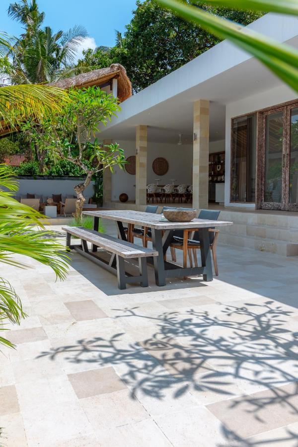 Villa Rasa Senang, With Private Cook And Pool Карангасем Экстерьер фото